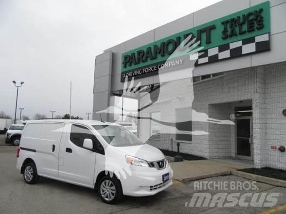 Nissan NV200 أخرى