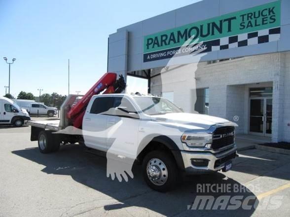 RAM 5500 HD شاحنات مسطحة/مفصلية الجوانب