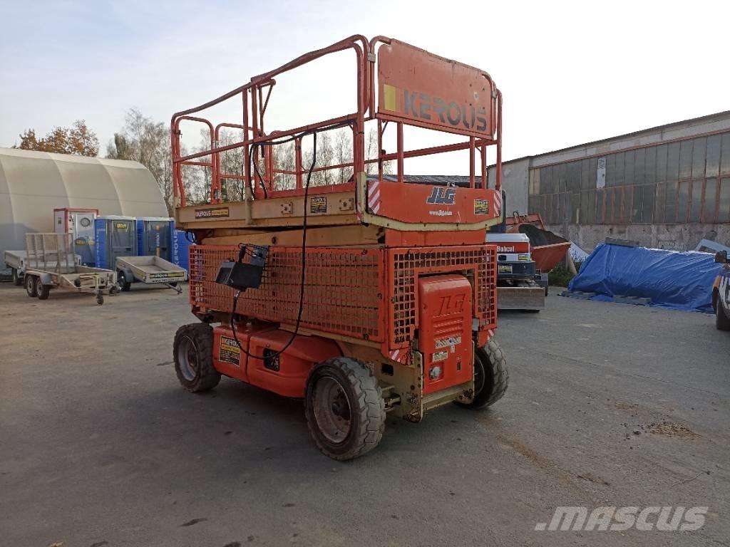 JLG 4069 LE رافعات مقصية الشكل