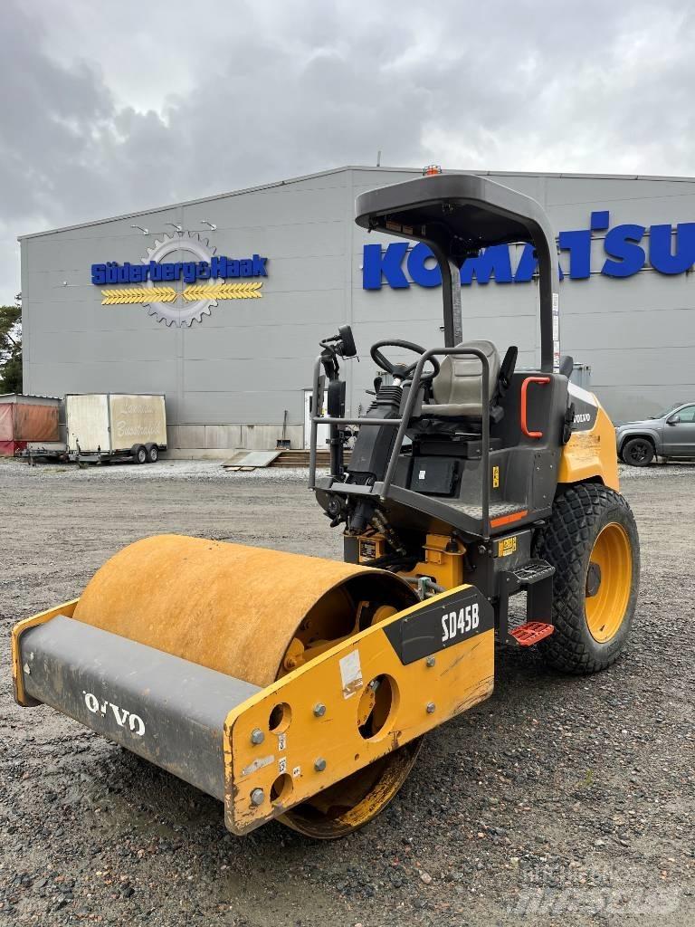 Volvo SD 45 B مداحل أحادية الأسطوانة