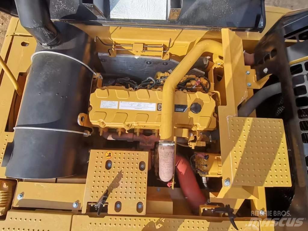 CAT 340 D L حفارات زحافة