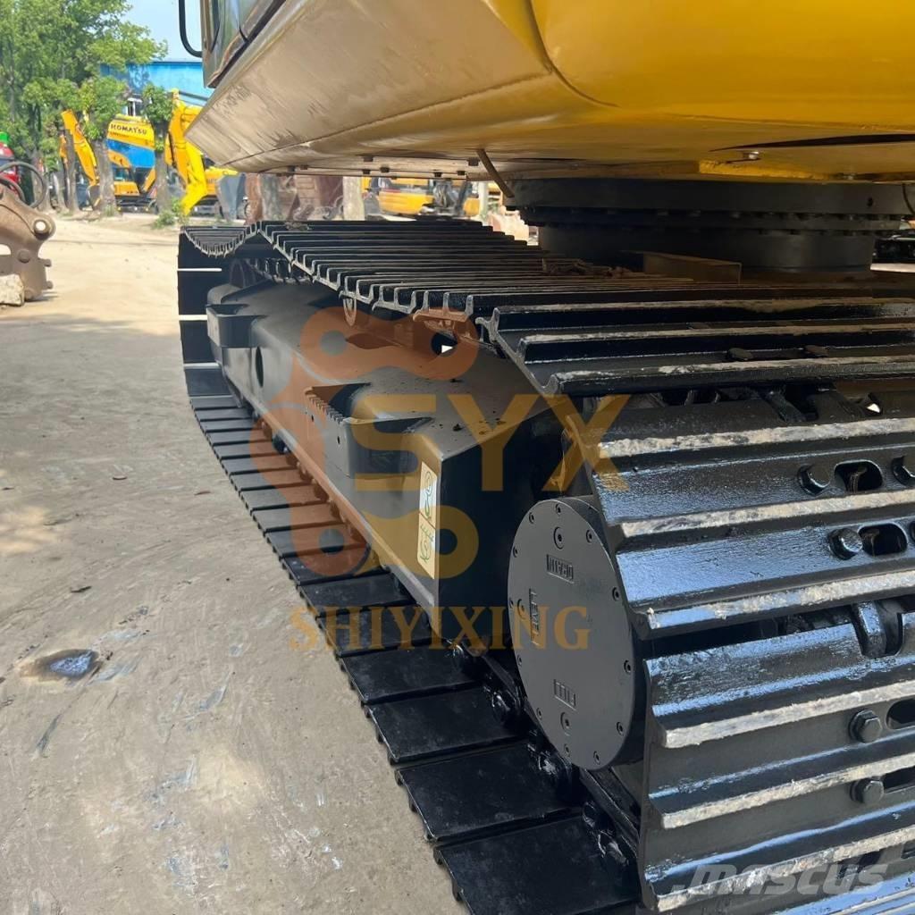 Komatsu PC 130 حفارات زحافة