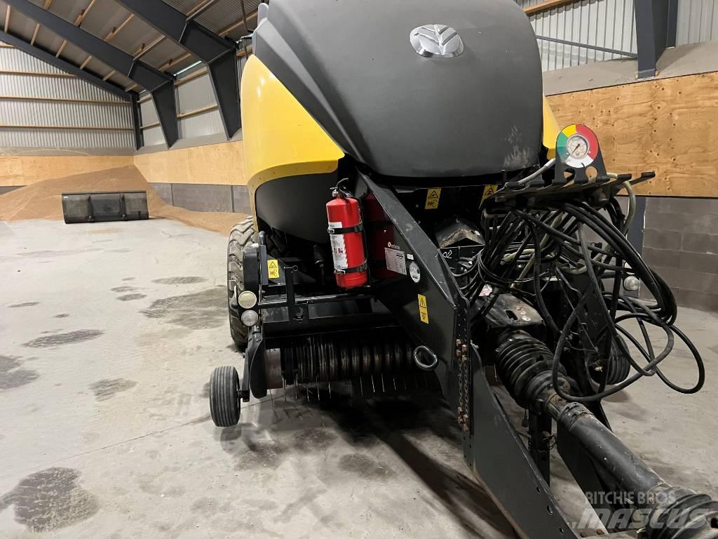 New Holland BB 890 محزمات مربعة