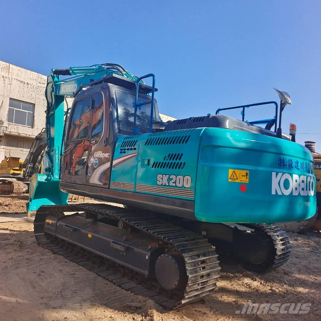 Kobelco SK200-8 حفارات زحافة