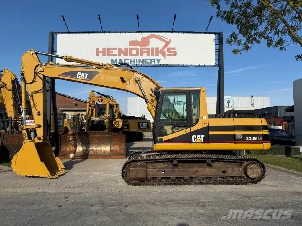 CAT 320BLN لوادر ذات جرافات عكسية