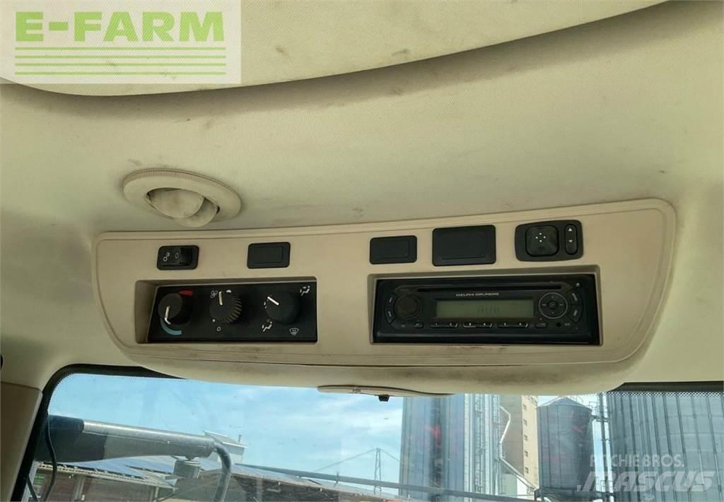 John Deere 8245R الجرارات