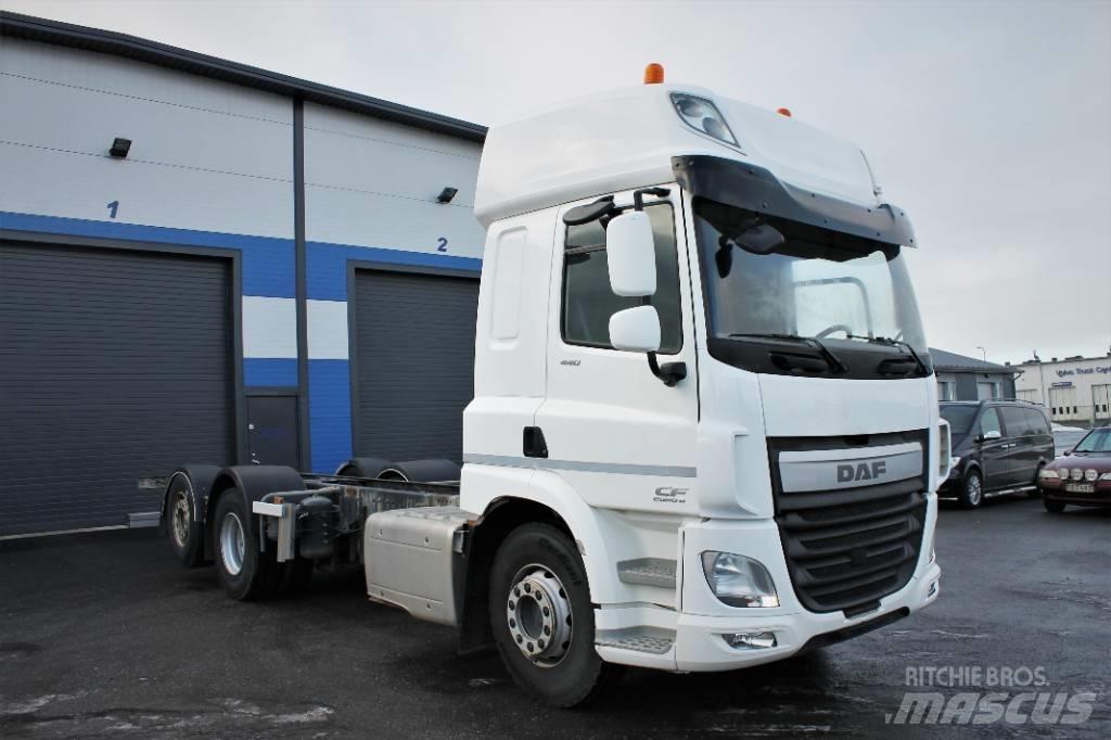 DAF CF 440 FAN شاحنات بمقصورة وهيكل