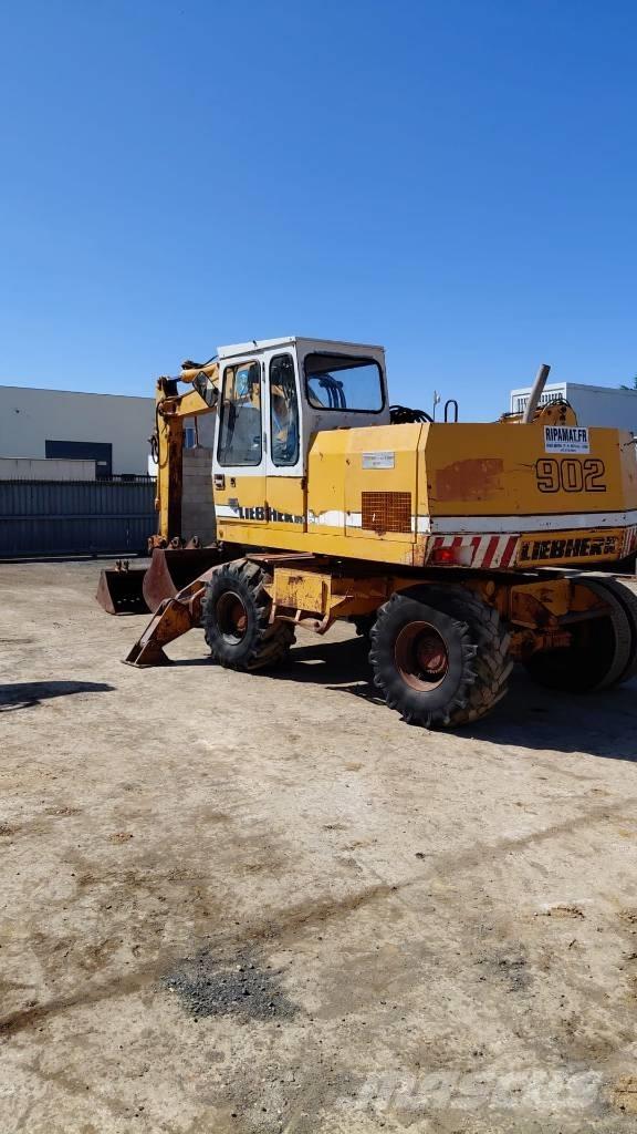 Liebherr A 902 حفارات بعجل
