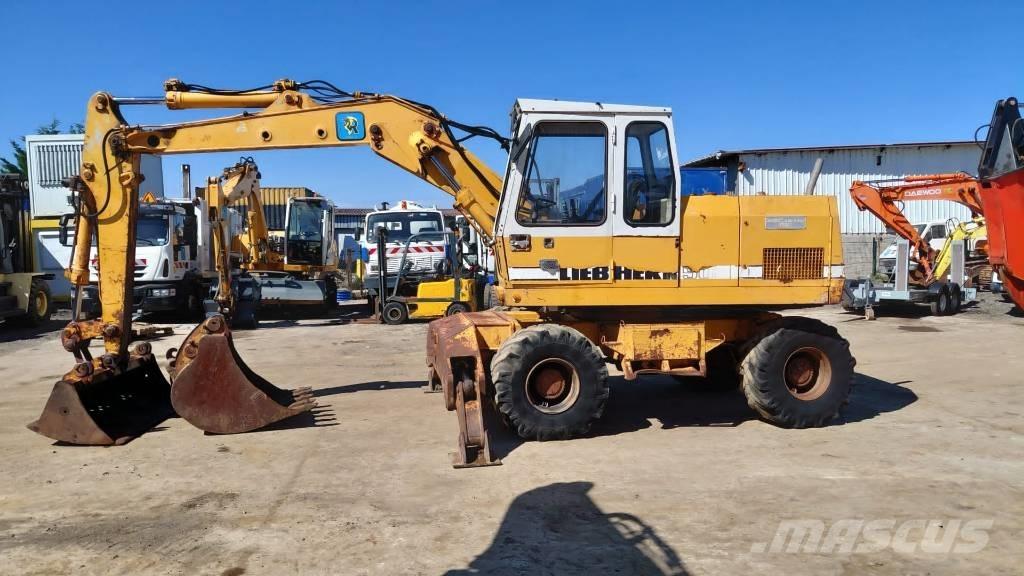 Liebherr A 902 حفارات بعجل