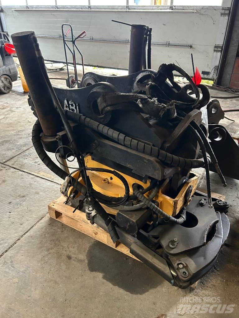 Engcon Tiltrotator دوارات