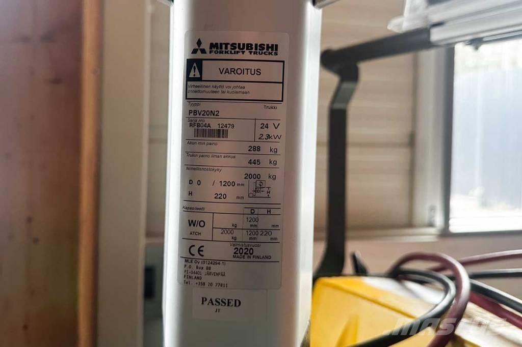 Mitsubishi PBV 20 N2 رافعة منخفضة المستوى ذات منصة