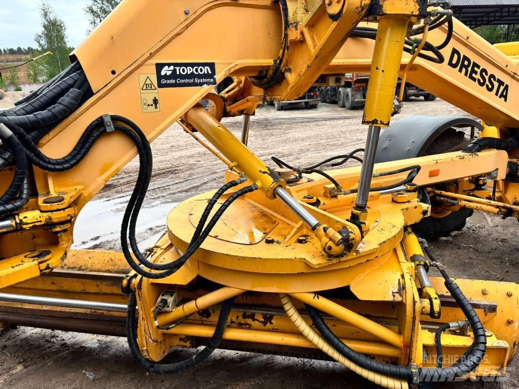 Dressta RD-165C معدات تمهيد الطرق