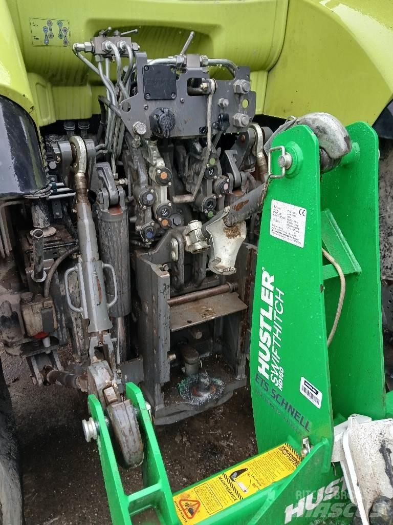 CLAAS ARION 630 الجرارات