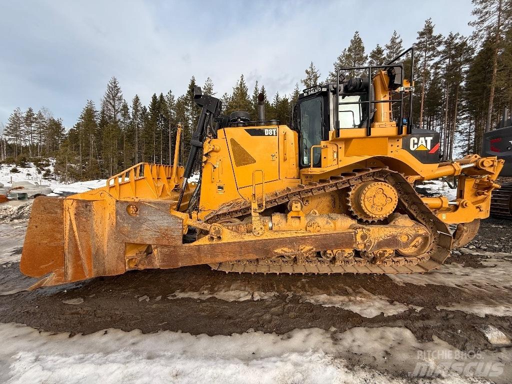CAT D8T بلدوزرات مجنزرة