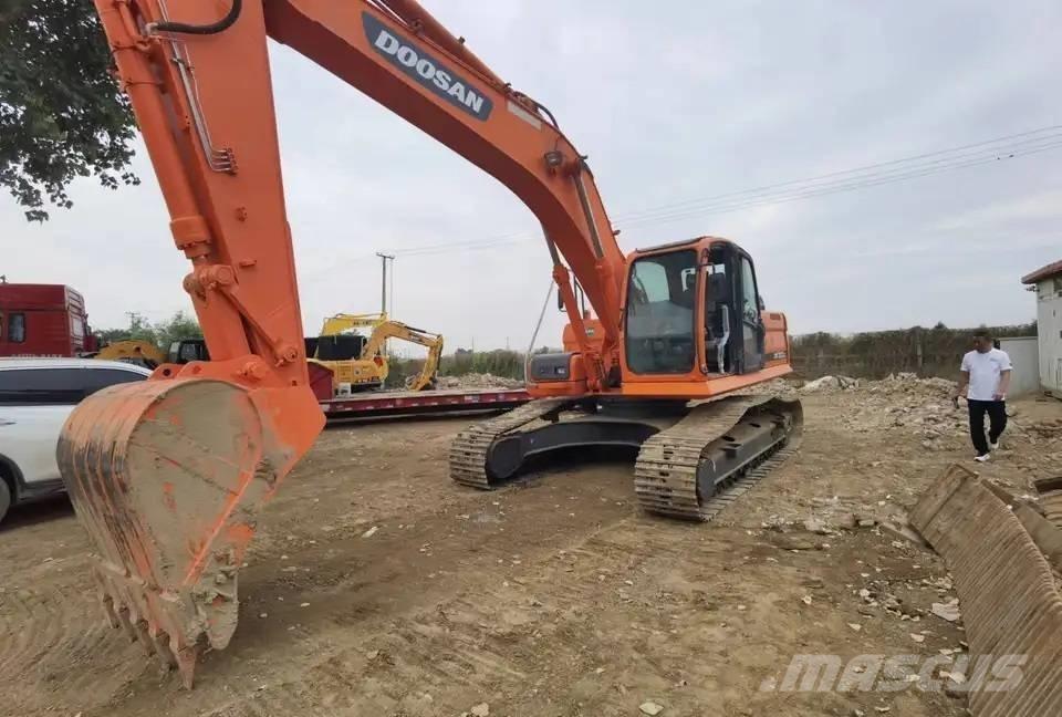 Doosan DX300LC حفارات زحافة