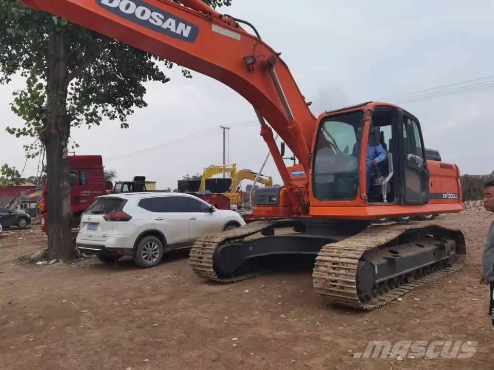 Doosan DX300LC حفارات زحافة