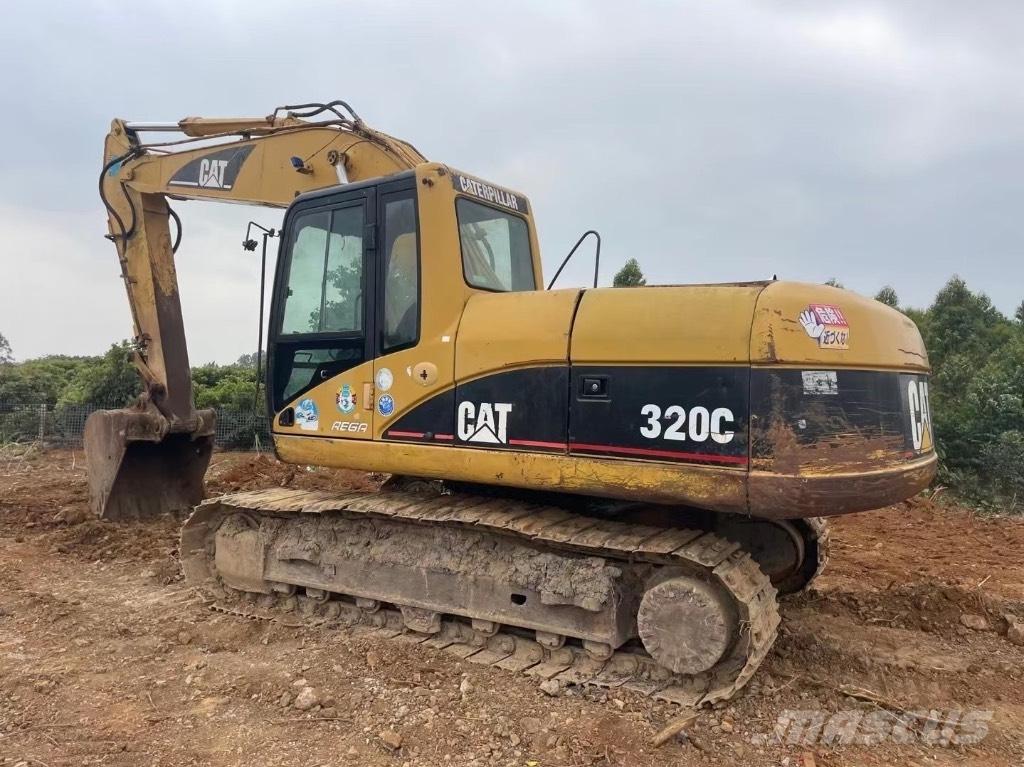 CAT 320 C حفارات زحافة