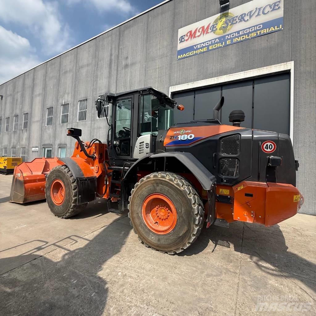 Hitachi ZW180-6 لوادر بعجل