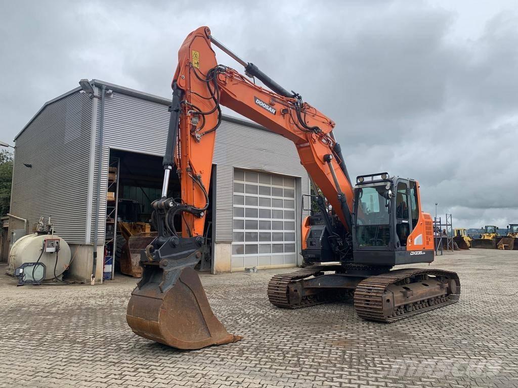 Doosan DX 235 LCR-5 حفارات زحافة