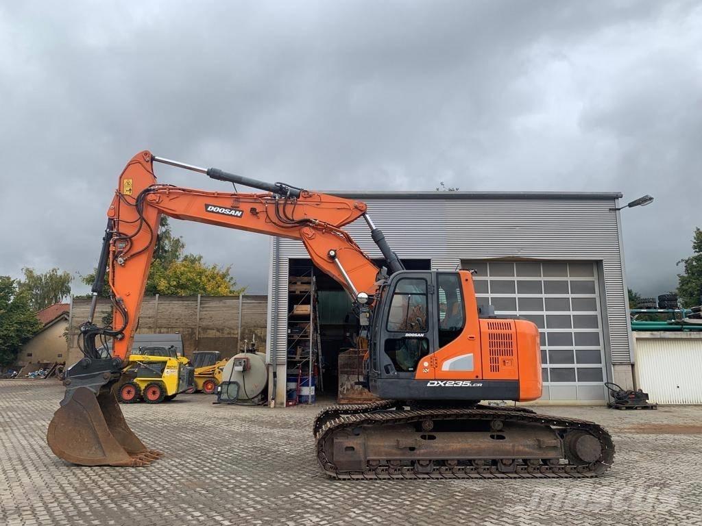 Doosan DX 235 LCR-5 حفارات زحافة