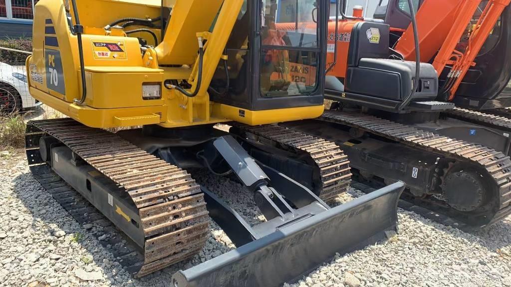 Komatsu PC 70 حفارات زحافة