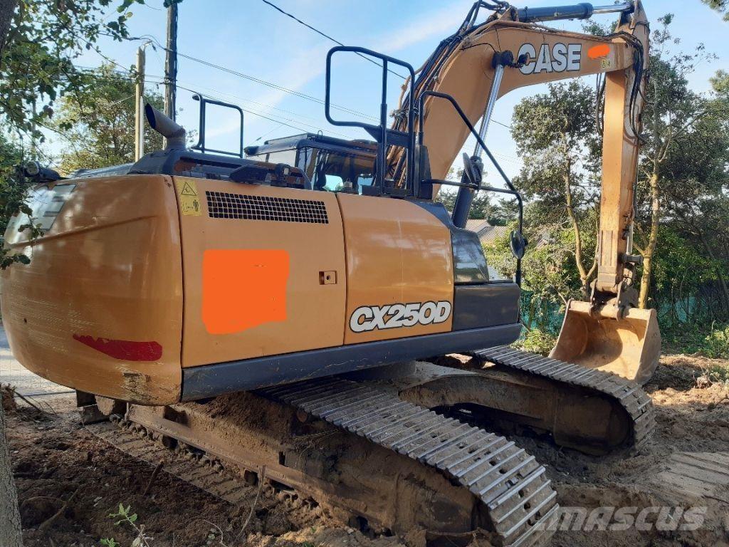 CASE CX 250 D حفارات زحافة