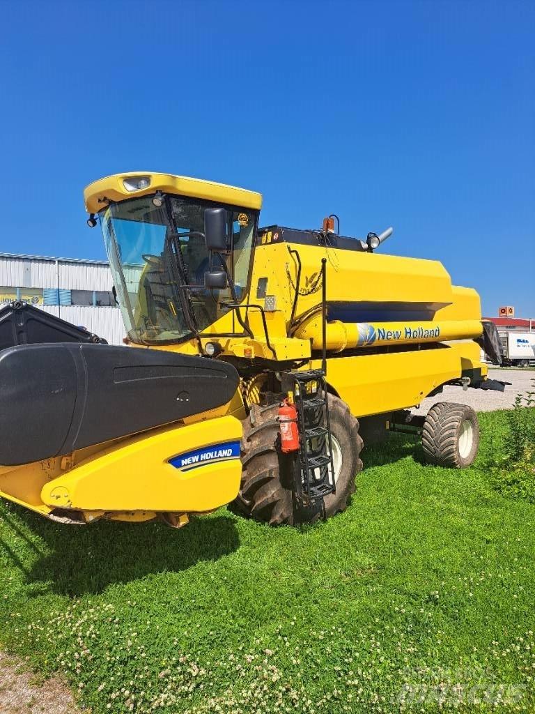 New Holland TC5050 حصادات