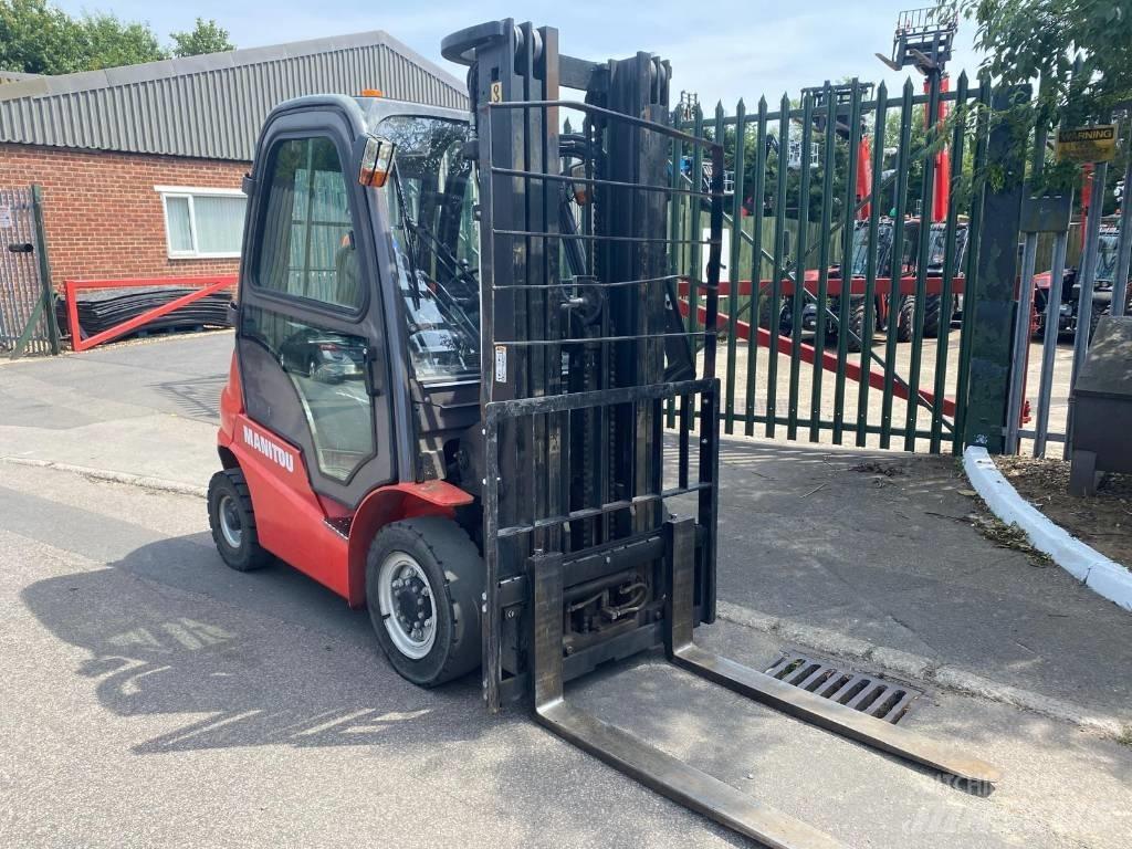 Manitou Mi25D شاحنات الديزل