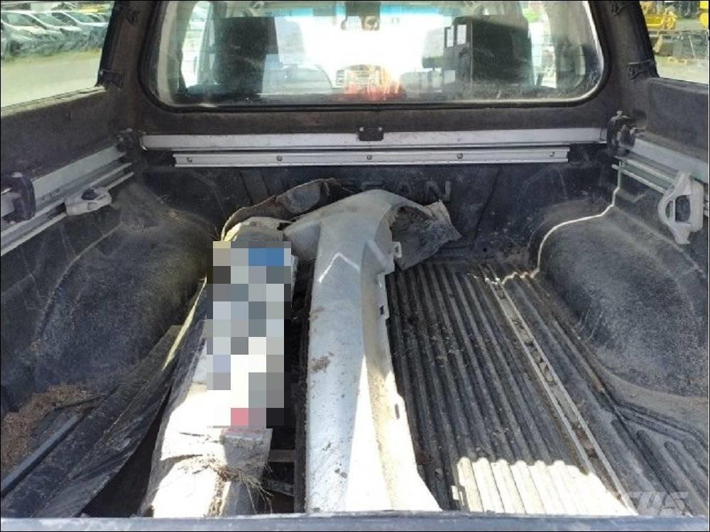 Nissan Navara 1 شاحنات خفيفة/مفصلية الجوانب