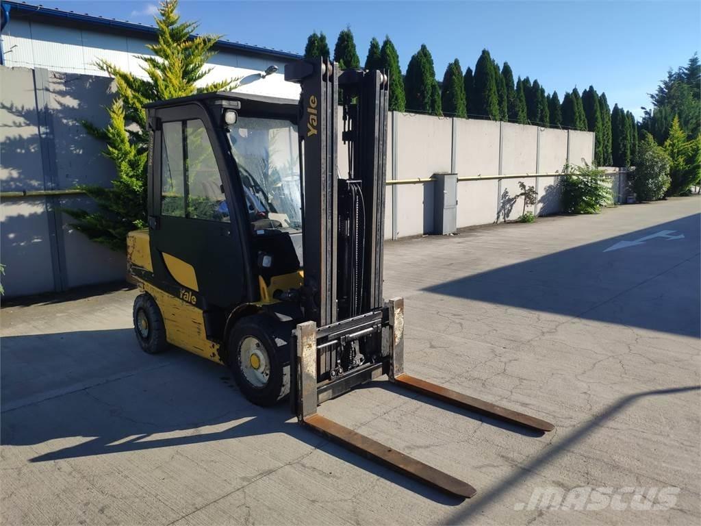 Yale GDP35VX شاحنات الديزل