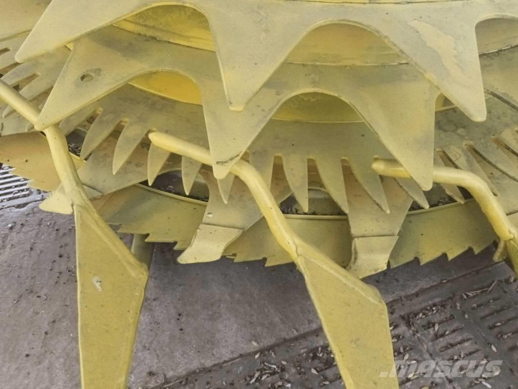 John Deere 7300 i علافات ذاتية الدفع
