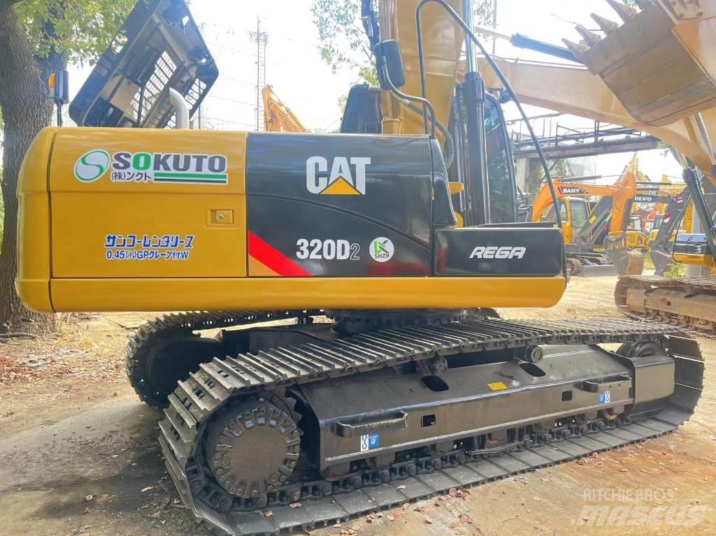 CAT 320 D L حفارات زحافة