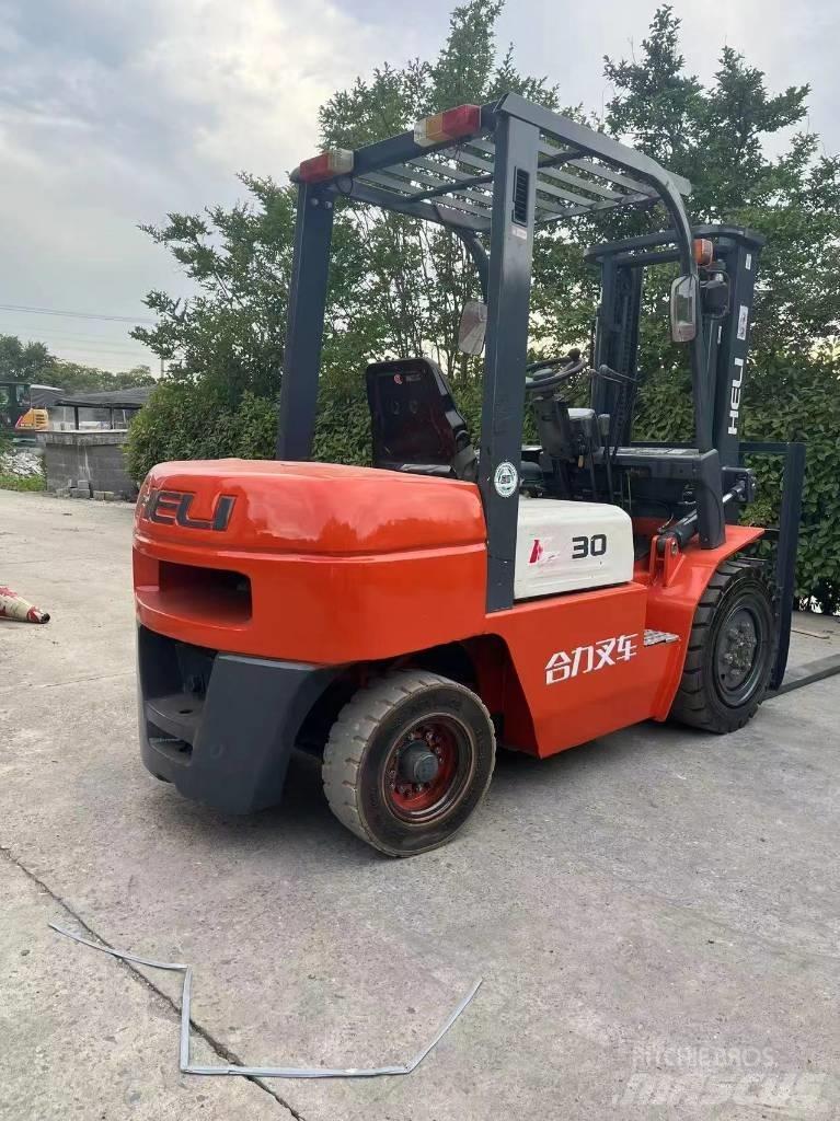 Heli CPC 30 شاحنات الديزل