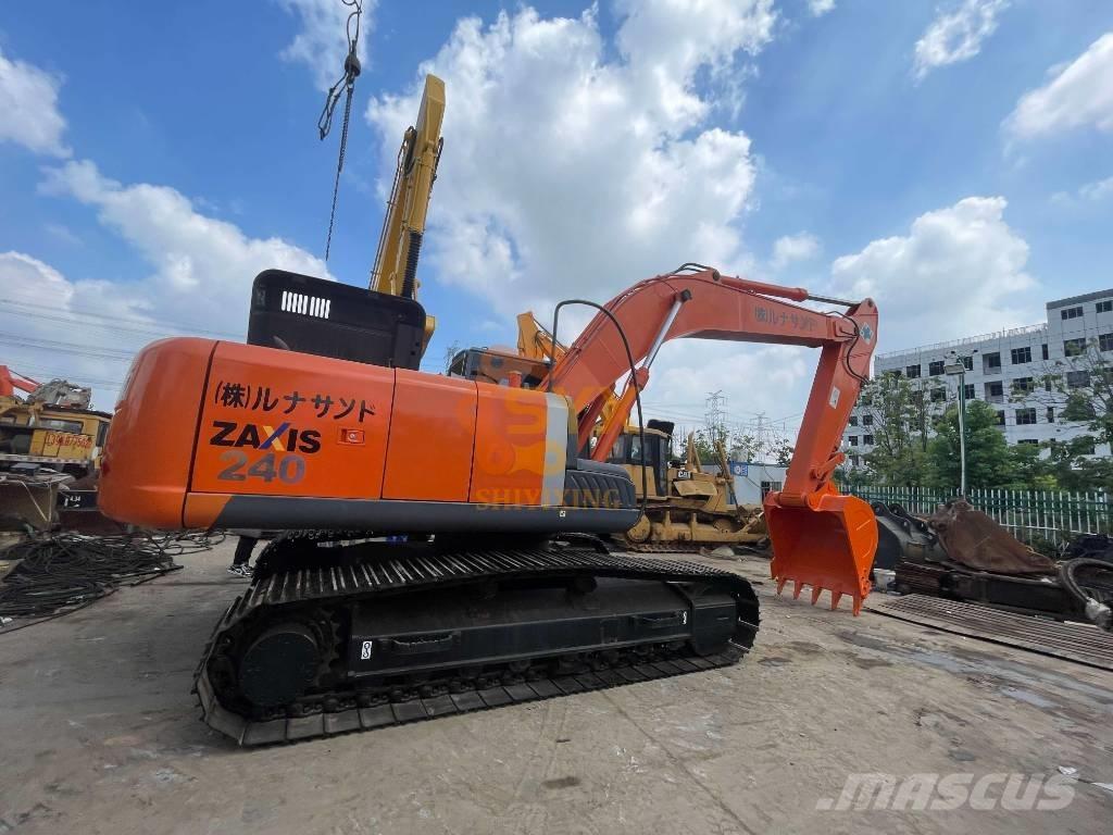 Hitachi ZX 240 حفارات زحافة
