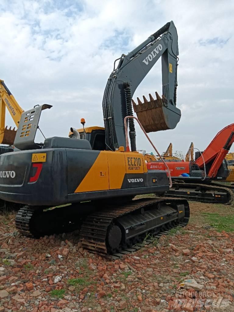 Volvo EC 240 حفارات زحافة
