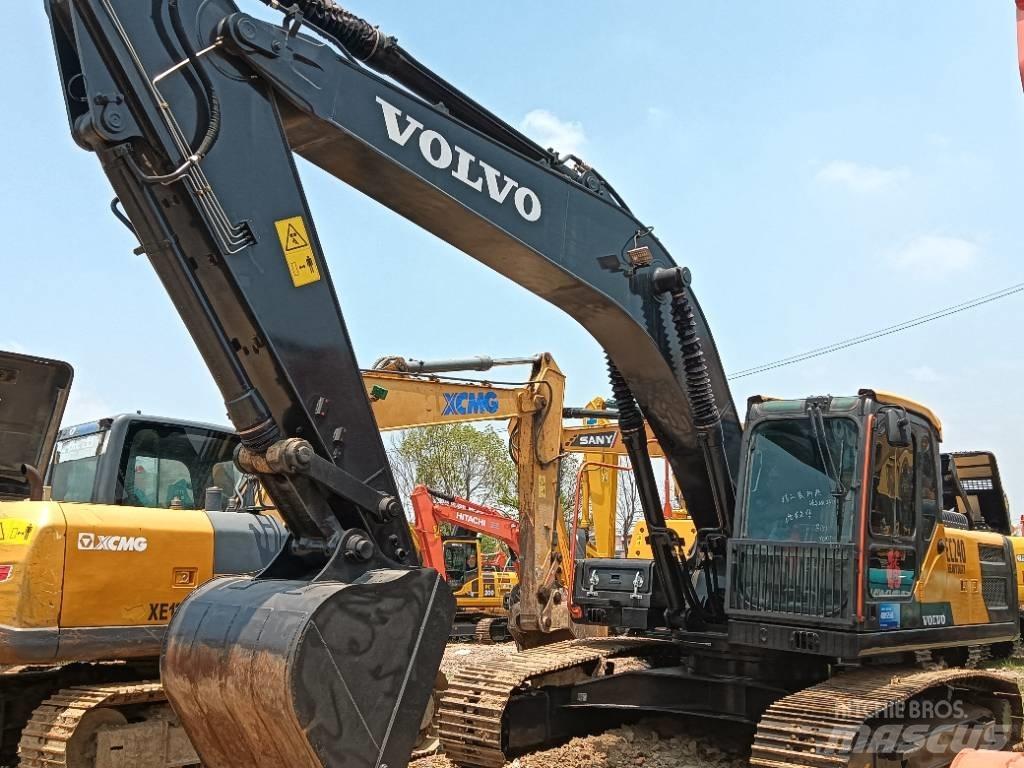 Volvo EC 240 حفارات زحافة