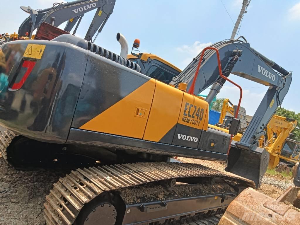 Volvo EC 240 حفارات زحافة