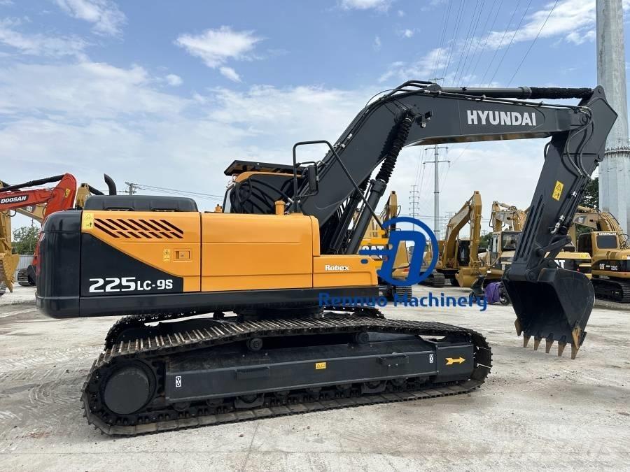 Hyundai 225LC-9S حفارات زحافة