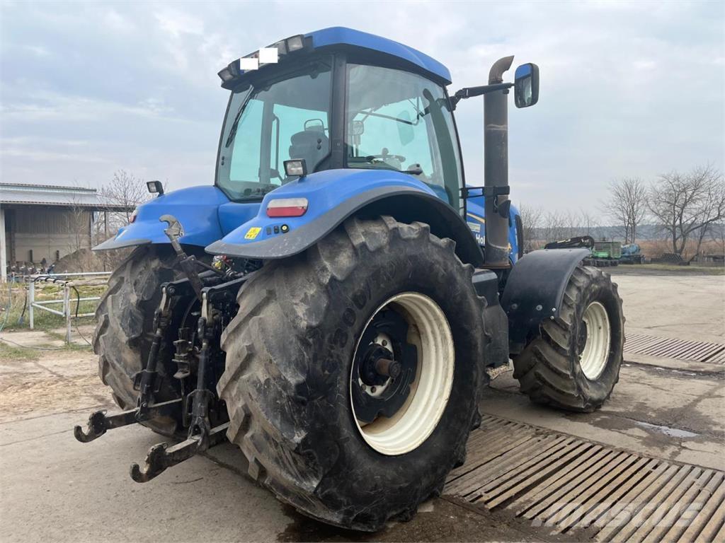 New Holland T8040 الجرارات