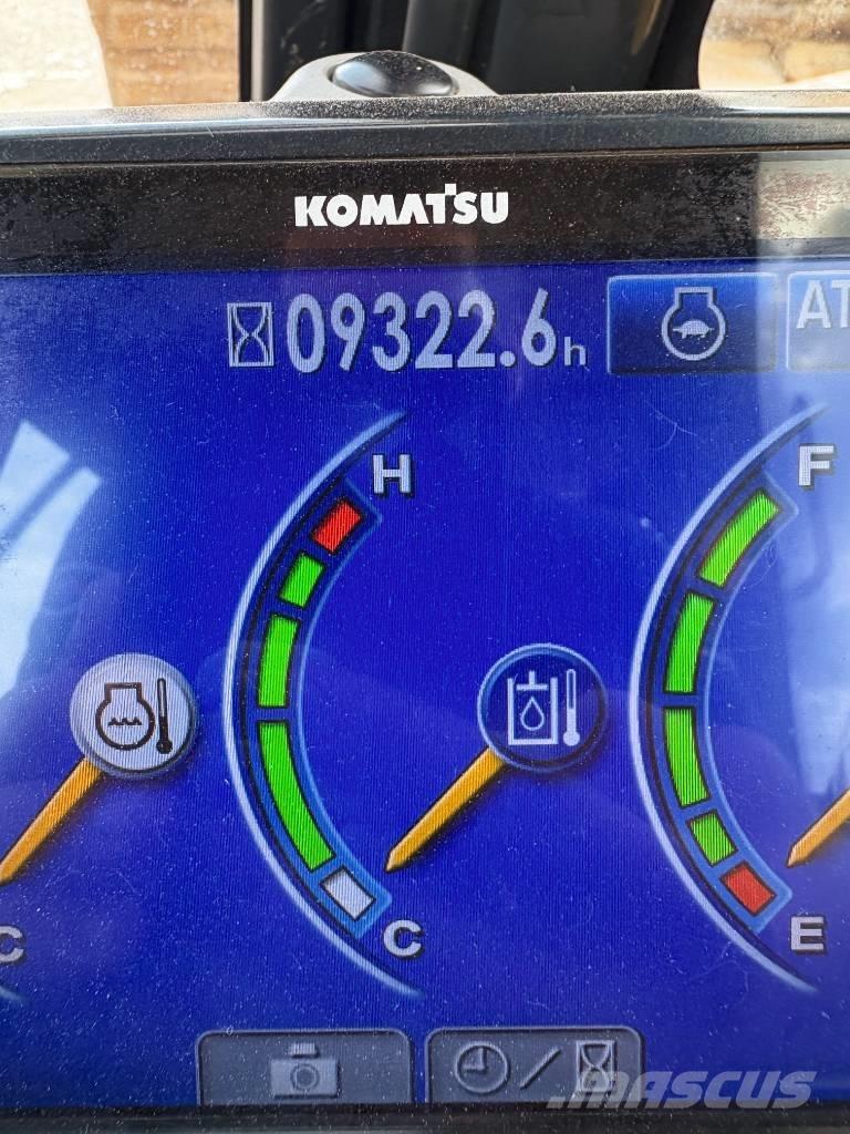 Komatsu PC 138 US حفارات زحافة