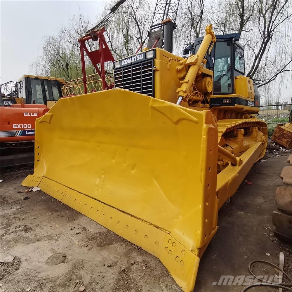 Komatsu d155a-2 بلدوزرات مجنزرة