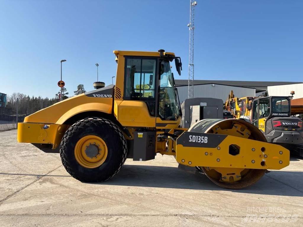 Volvo SD 135 B مداحل أحادية الأسطوانة