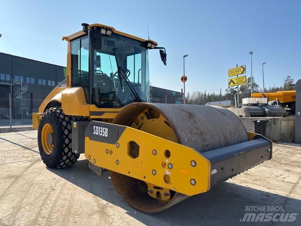 Volvo SD 135 B مداحل أحادية الأسطوانة