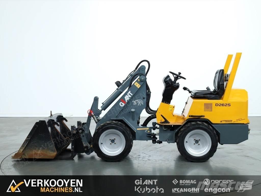 GiANT D262 S لوادر بعجل
