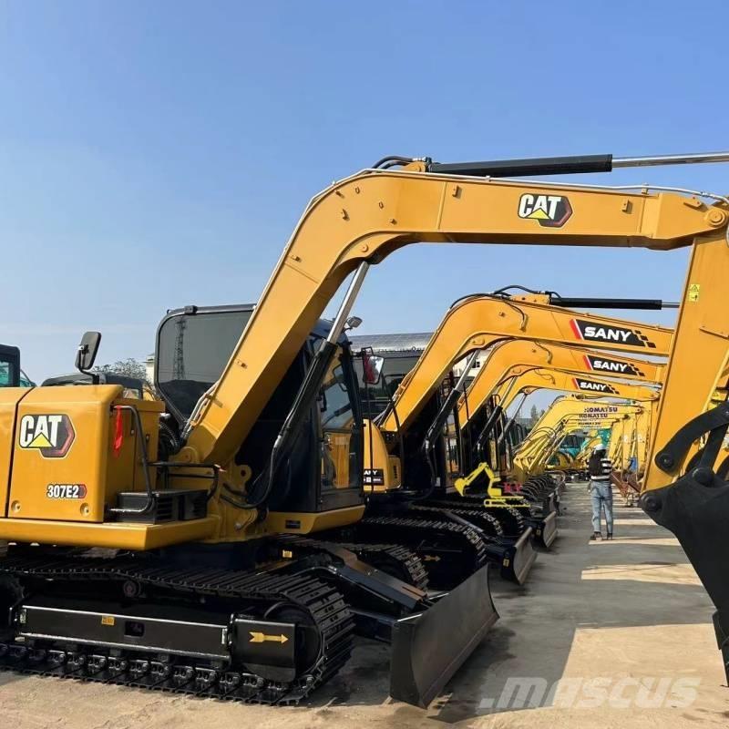 CAT 307E2 حفارات زحافة