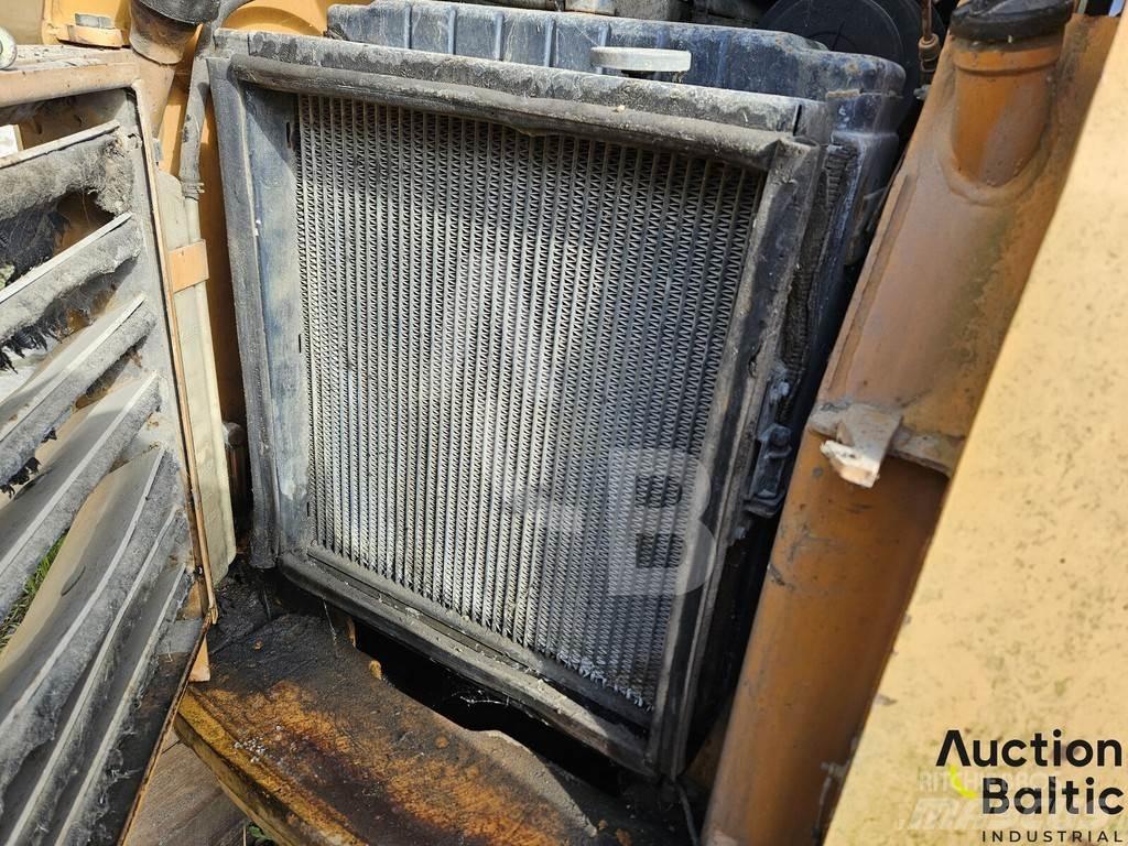 CASE 90 XT لوادر انزلاقية التوجيه