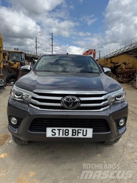 Toyota Hilux شاحنات خفيفة/مفصلية الجوانب