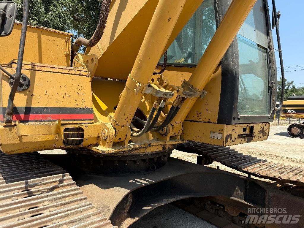 CAT 320 L حفارات زحافة
