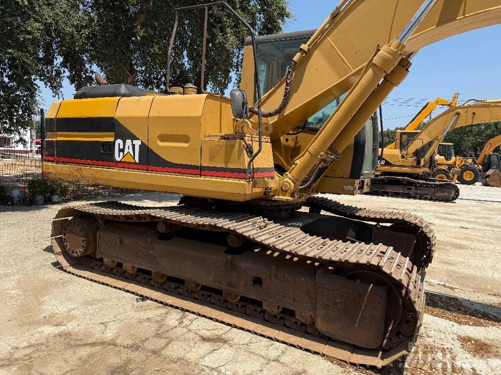 CAT 320 L حفارات زحافة