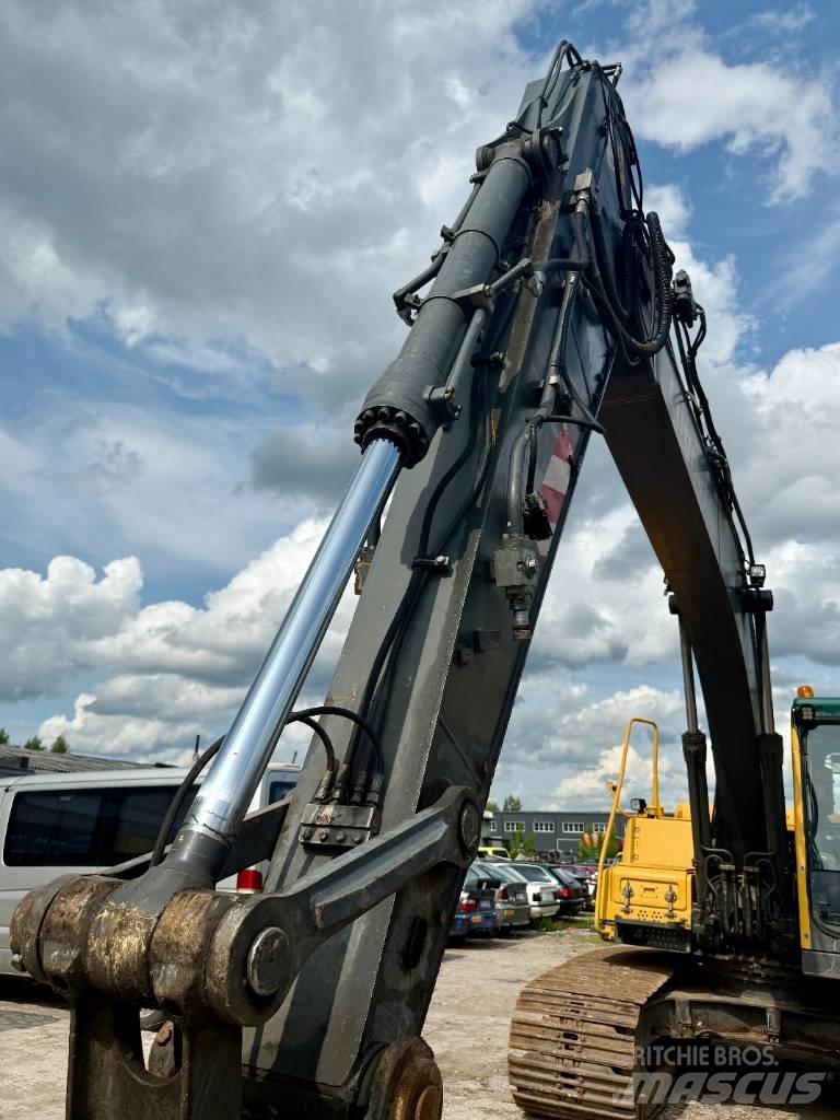 Volvo EC 160 B LC حفارات زحافة